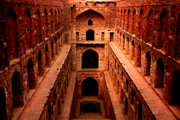Agrasen Ki Baoli, Puit à degré à Delhi – Voyage moto au coeur du Ladakh, Inde, Himalaya Agrasen Ki Baoli, Puit à degré à Delhi - Voyage moto au coeur du Ladakh, Inde, Himalaya